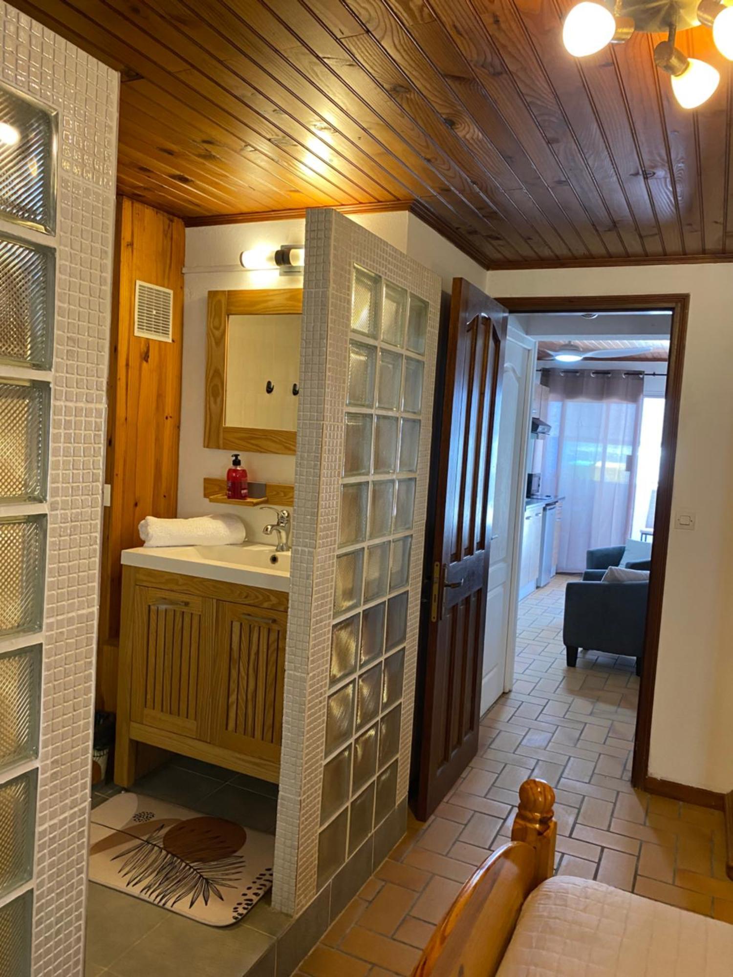 Happy Tropicaloc Apartment Saint Pierre Luaran gambar
